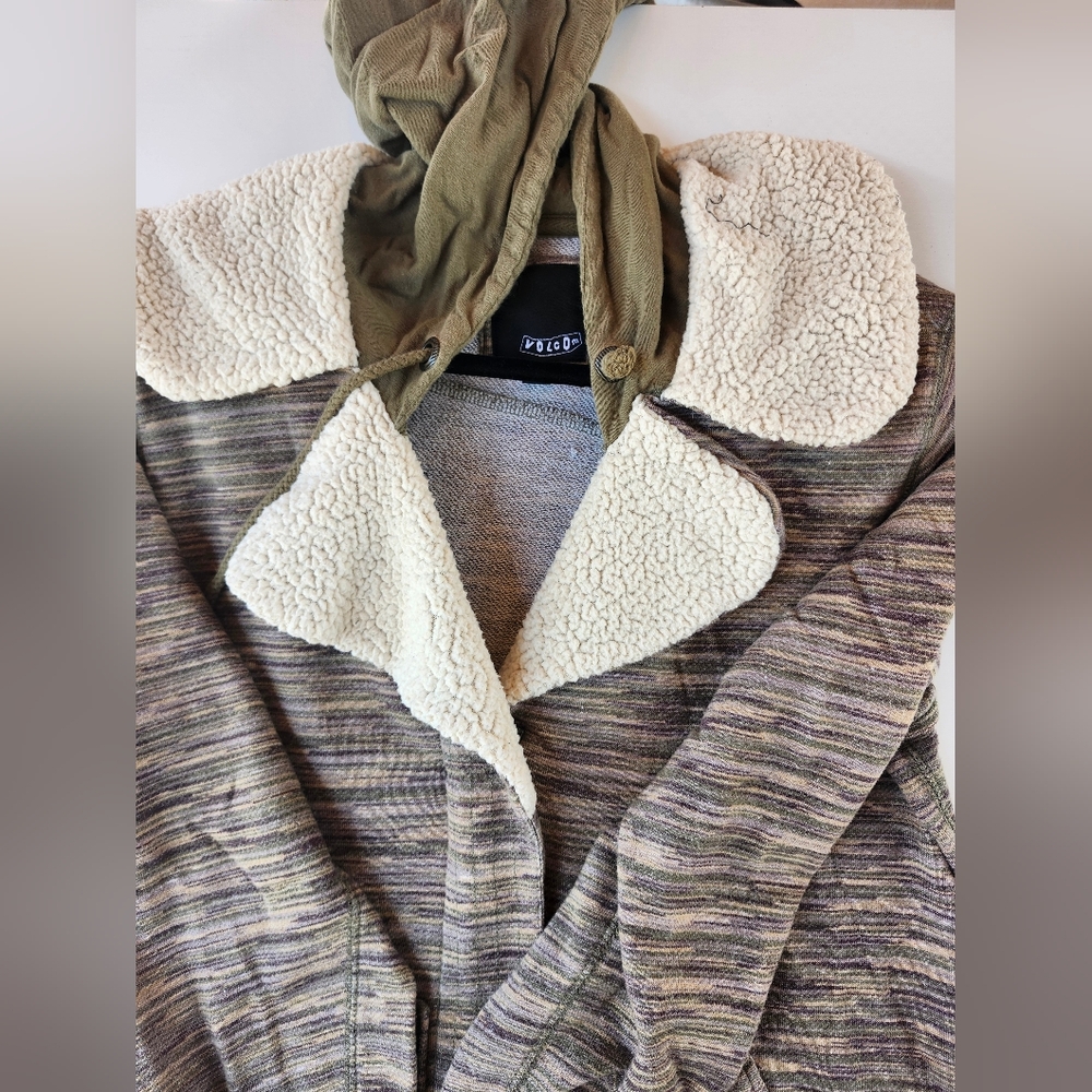 Volcom Green and Cream Sherpa Sweater